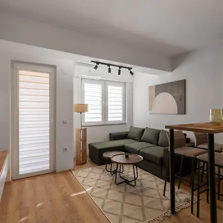 Centrally Located Cozy Do Apartman
